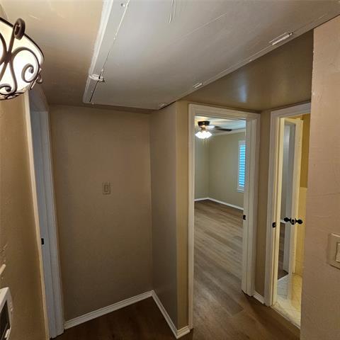 Building Photo - 6033 Sandhurst Ln