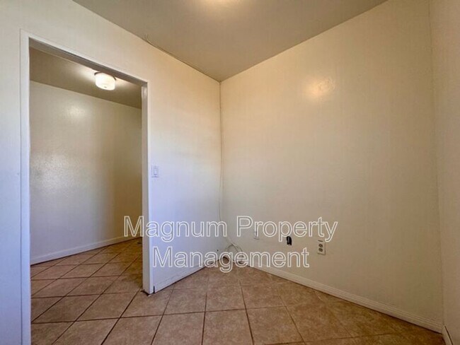 Building Photo - 29820 Thornhill Dr