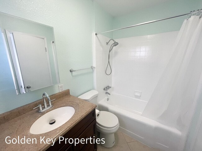 Building Photo - 624-624 N Pacific St