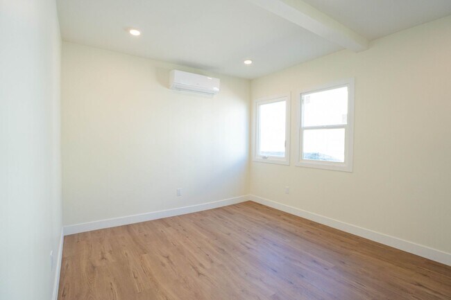 Building Photo - 1038 Westmoreland Ave