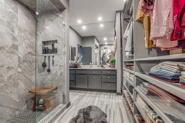 Building Photo - 3404 Douglas Ave