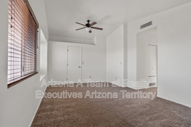 Building Photo - 9413 N Albatross Dr