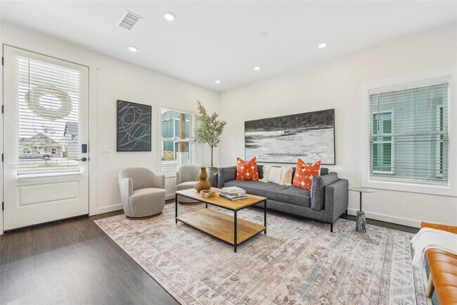 Building Photo - 6300 W Memorial Rd