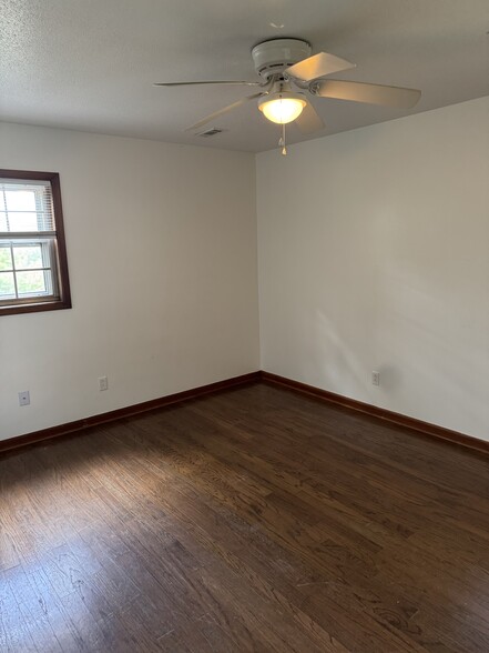 Building Photo - 114 Fairview Ln