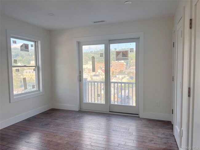 Building Photo - 15 Baylis Ct