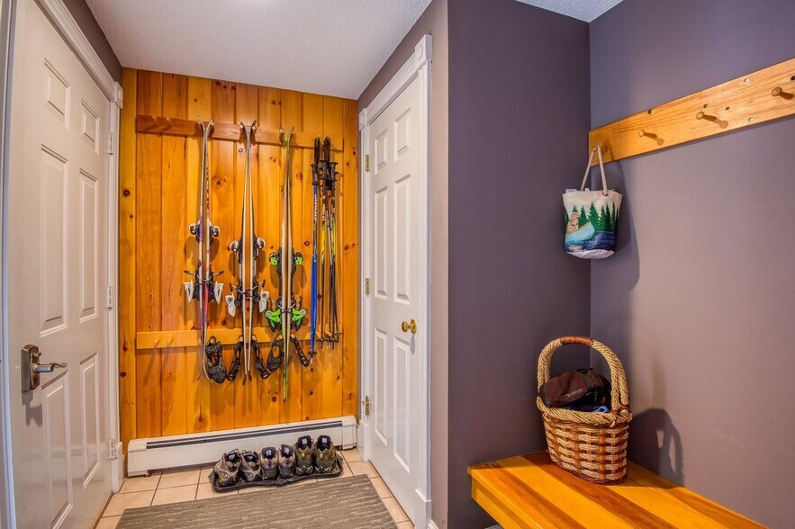 Building Photo - 3 Bartlett Pl Rd