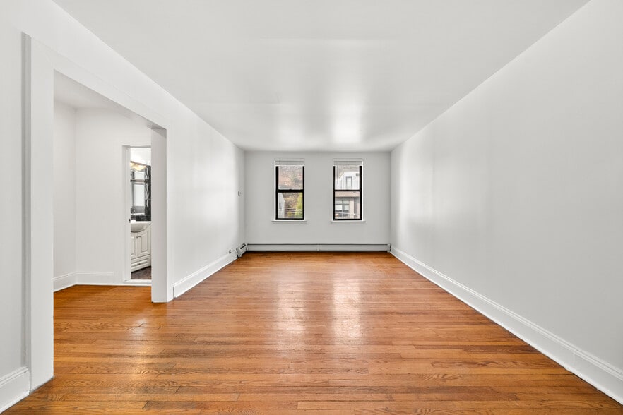 Building Photo - 553 Undercliff Ave