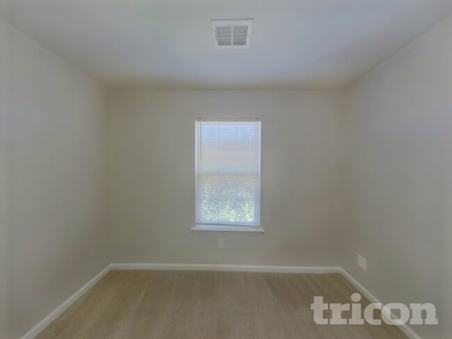 Building Photo - 258 Drooping Leaf Ln