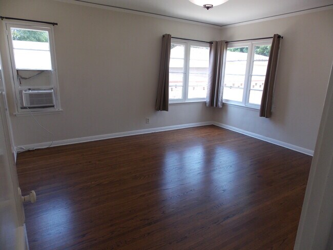 Building Photo - 6201 Commodore Sloat Dr