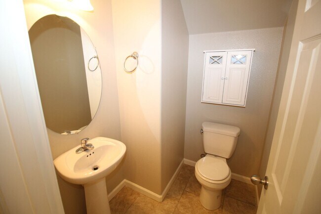 Building Photo - Cute Home in Fresno!