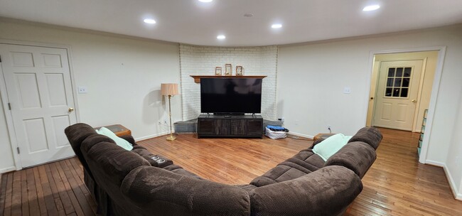 Building Photo - 4212 Misty Ridge Dr