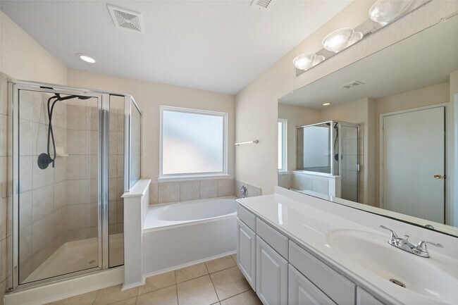 Building Photo - 14822 Juniper Dale Ct