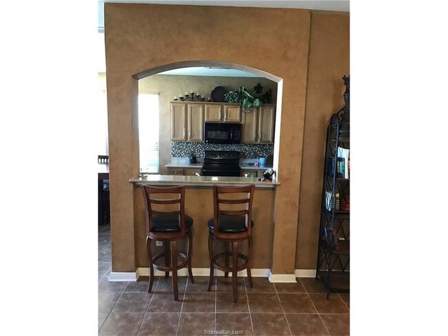 Building Photo - 2931 McLaren Dr