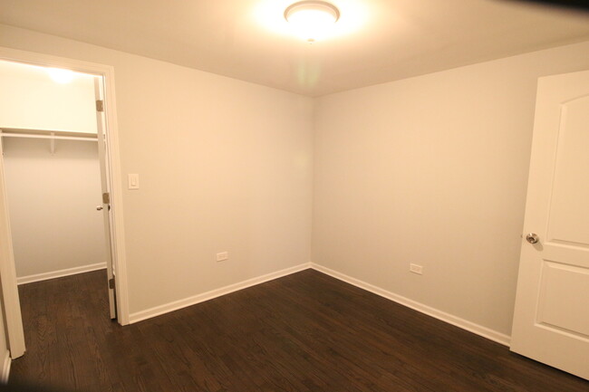Building Photo - 6210 N Talman Ave