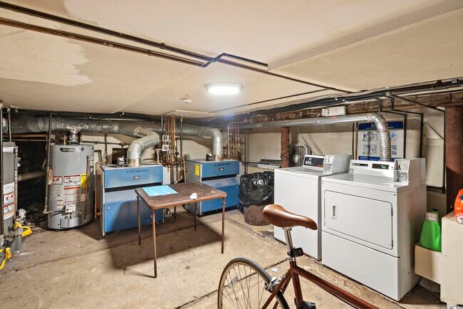 Building Photo - 211 14TH St