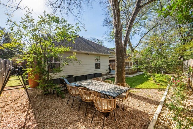 Building Photo - 10204 Wind Cave Trail