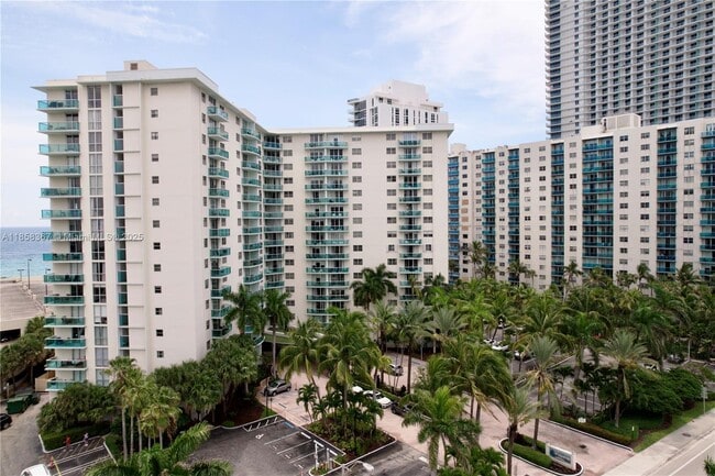 Building Photo - 3901 S Ocean Dr