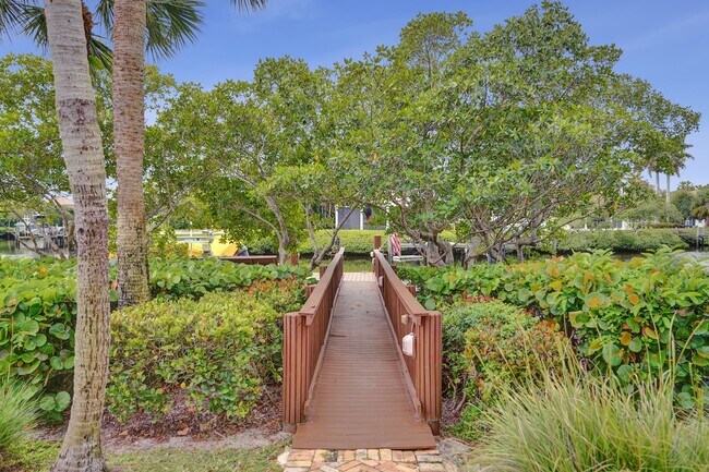 Building Photo - 18669 SE Palm Island Ln