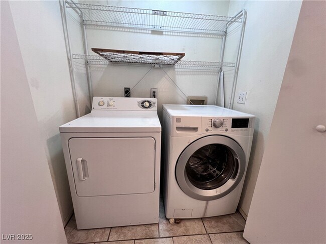 Building Photo - 3880 N Blue Wave Dr