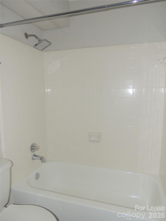 Building Photo - 9252 Kings Canyon Dr