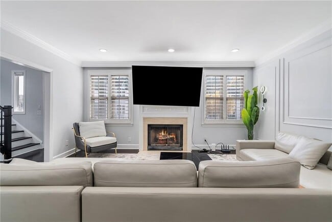 Building Photo - 4200 Roswell Rd NE