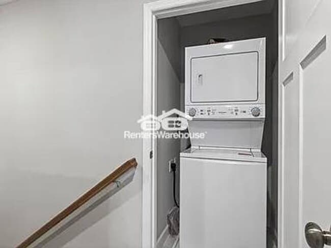 Building Photo - 25584 3rd St W