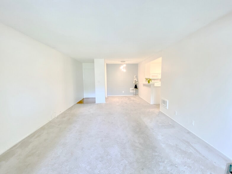Living Room - 355 S Los Robles Ave