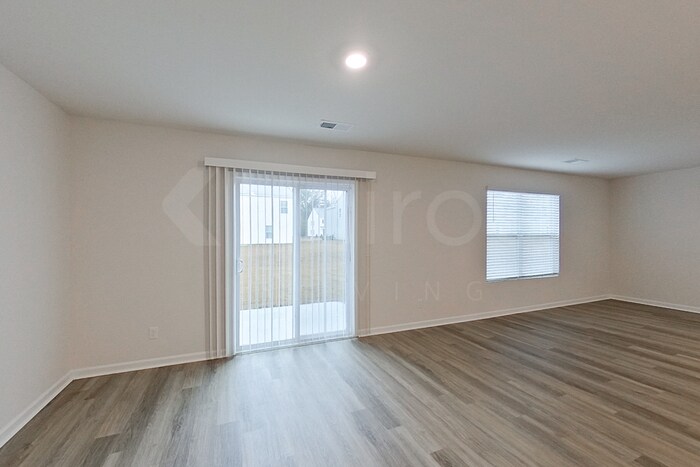 Building Photo - 121 Overstreet Way