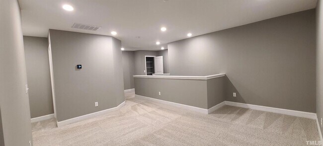 Building Photo - 529 Buhrstone Dr