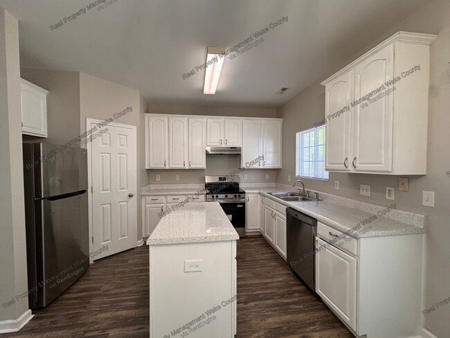 Building Photo - 424 Alero Rd