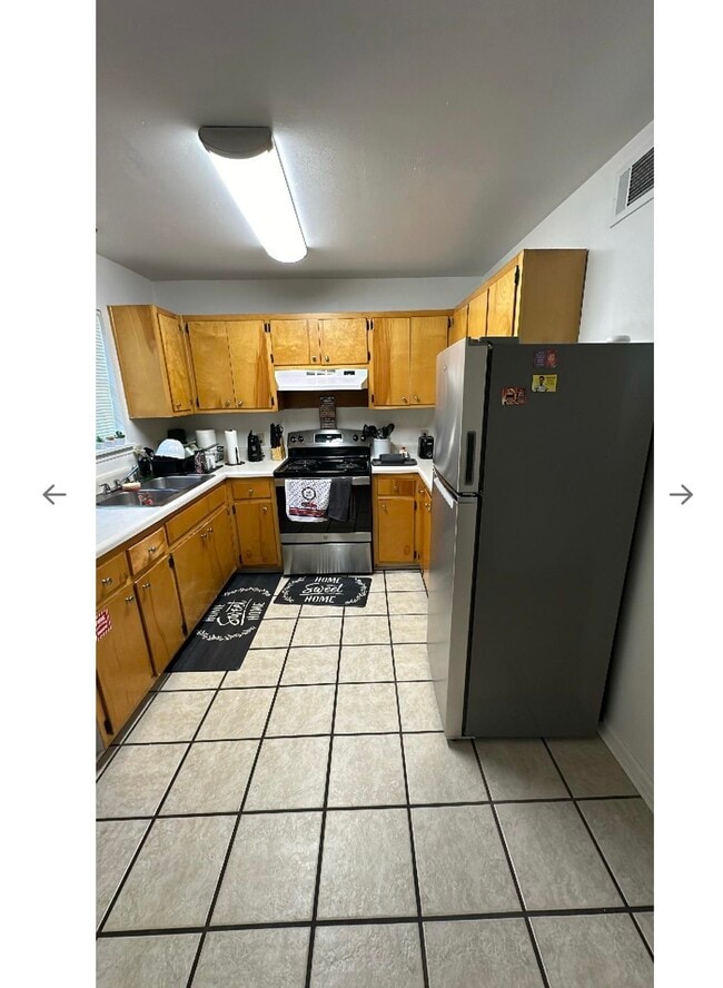 Building Photo - 2555 Chateau Ln