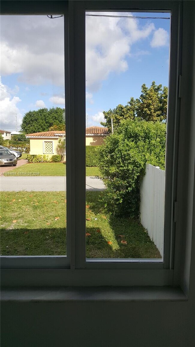 Building Photo - 6300 SW 21st St