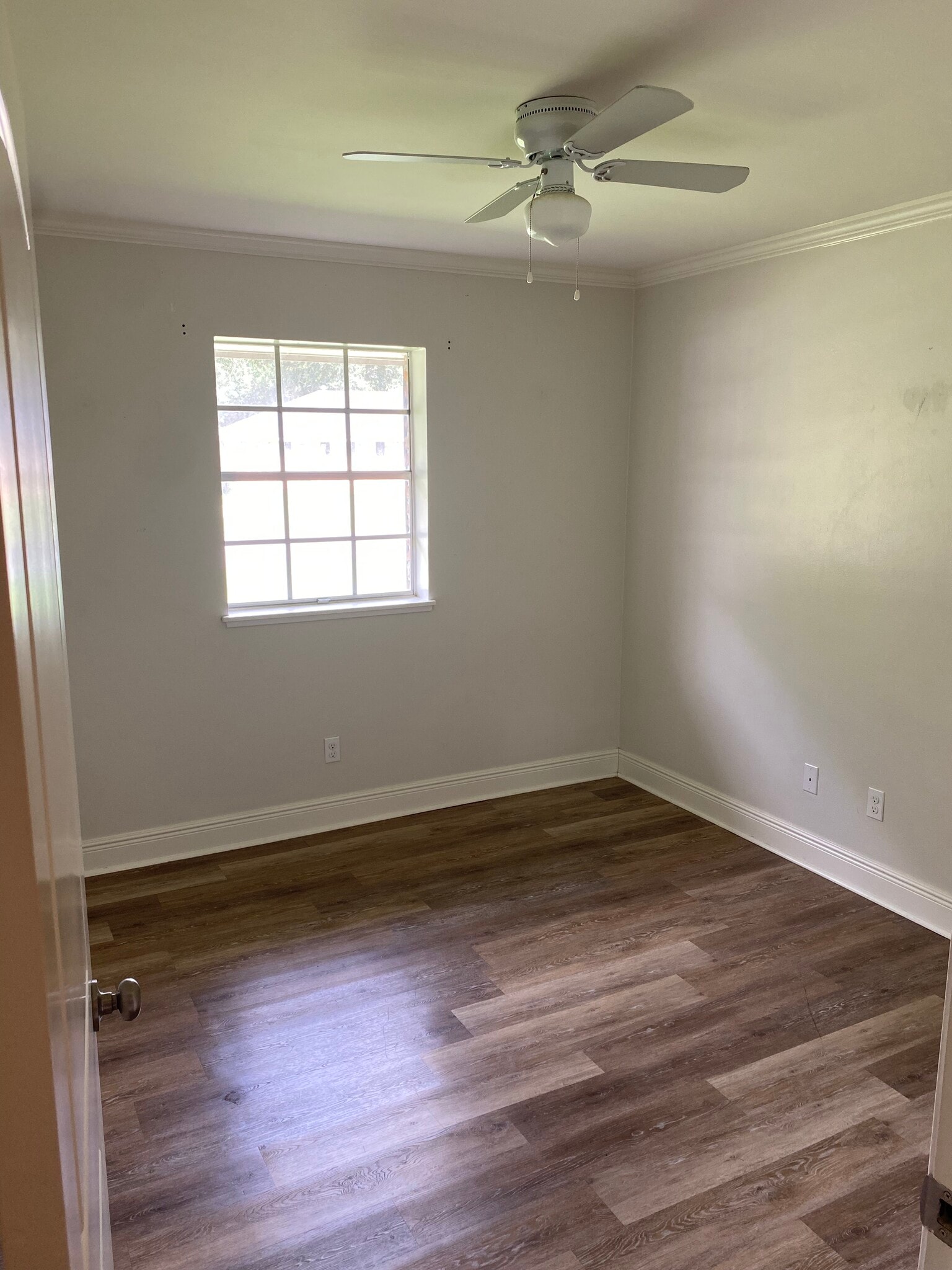 Building Photo - 400 Corona Dr