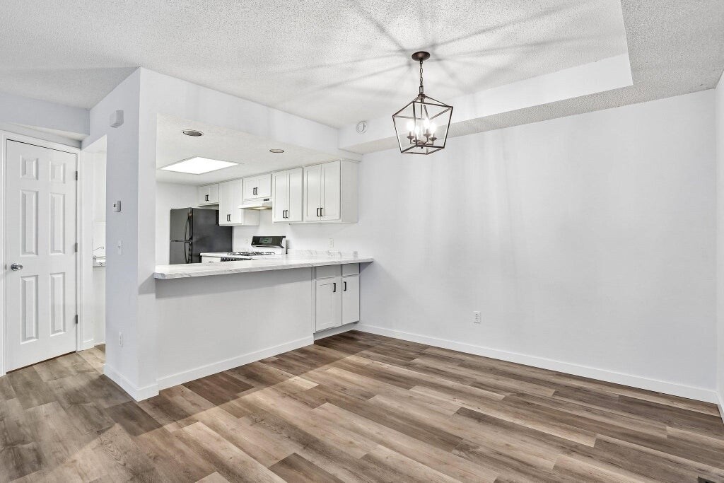 Building Photo - 18669 Clear View Ct