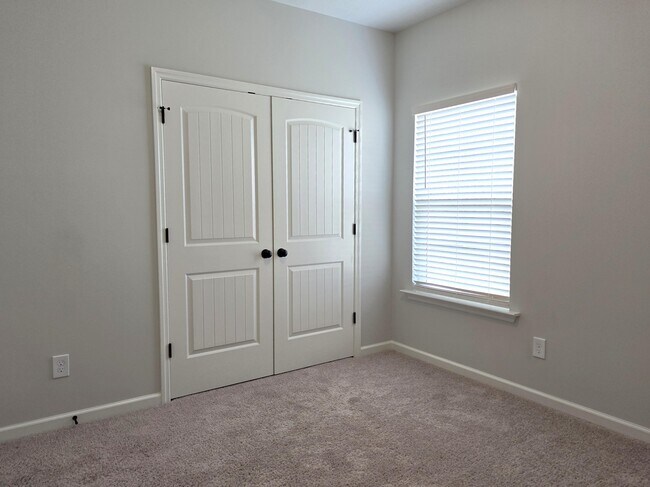 Building Photo - 1293 Elbron Dr