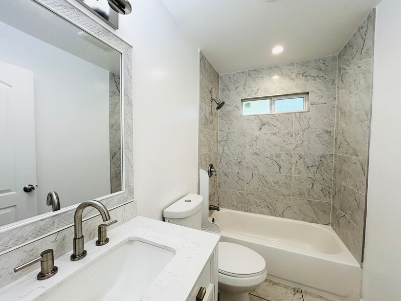 Building Photo - 12717 Bradley Ave