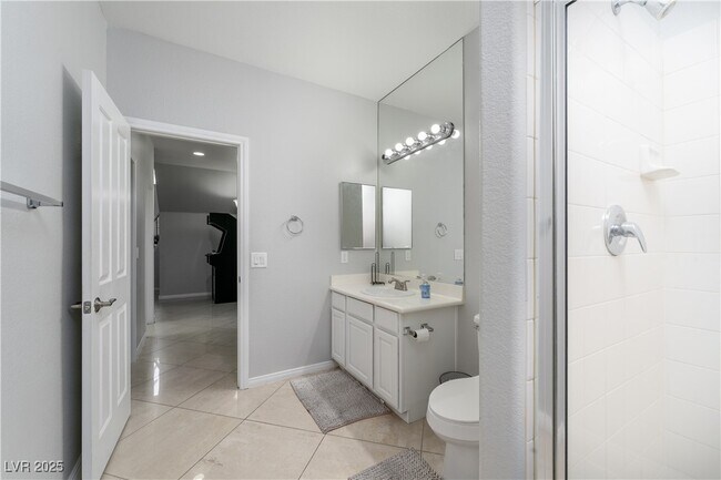 Building Photo - 10725 Bernini Dr
