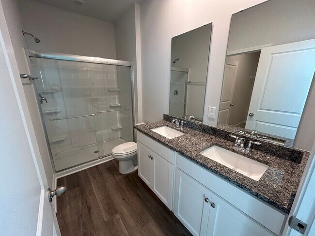 Building Photo - Brand new home with community amenties nes...