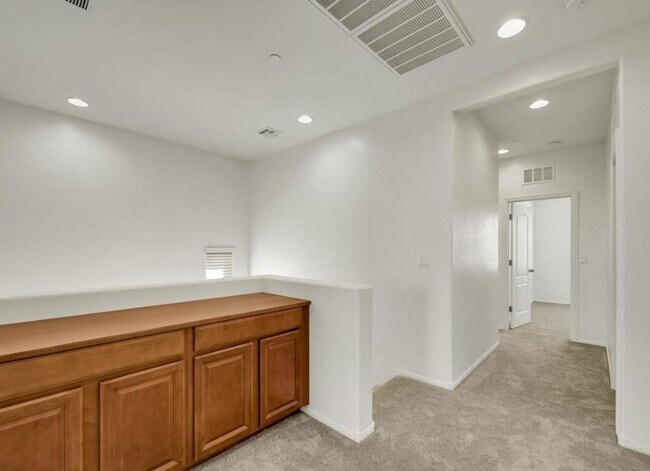 Building Photo - 614 Taliput Palm Pl