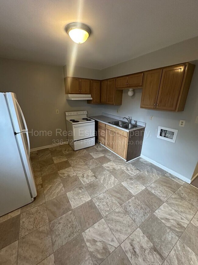 Building Photo - 151 Westdale Ave NW