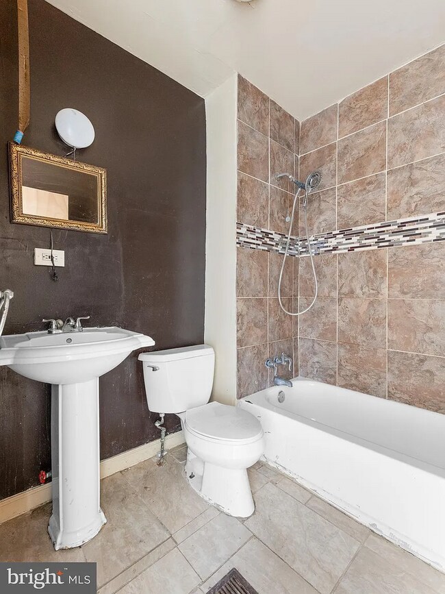 Building Photo - 1351 S 31st St