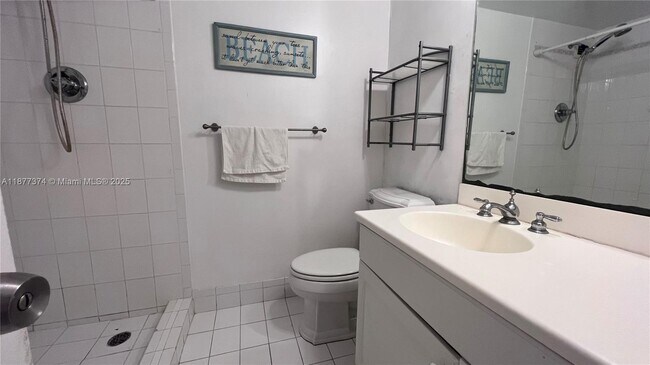 Building Photo - 5161 Collins Ave