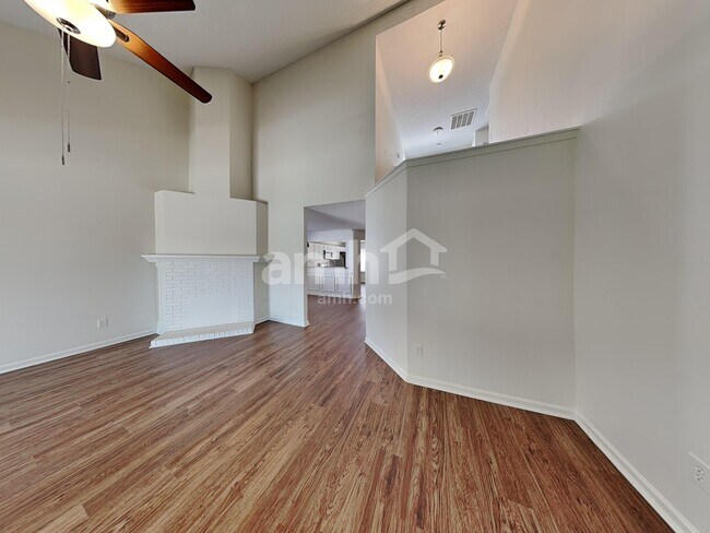 Building Photo - 4415 Hounds Run Dr