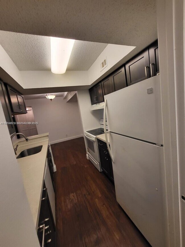 Building Photo - 5654 Rock Island Rd