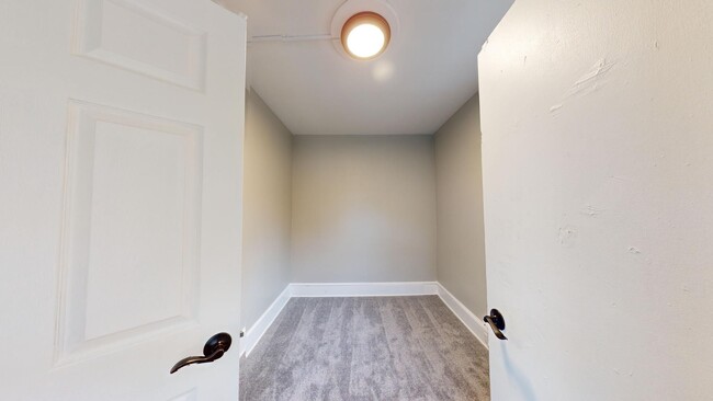 Building Photo - 1st Month Free! Renovated 3 bedroom home n...