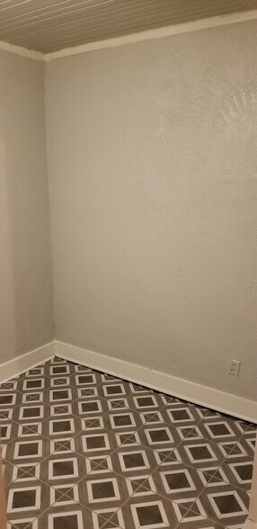 Building Photo - 4808 S Westhaven Dr