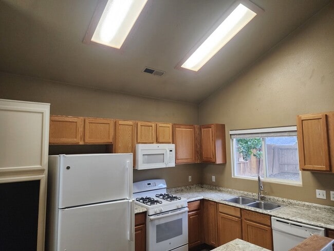 Building Photo - 93 N 4000 W