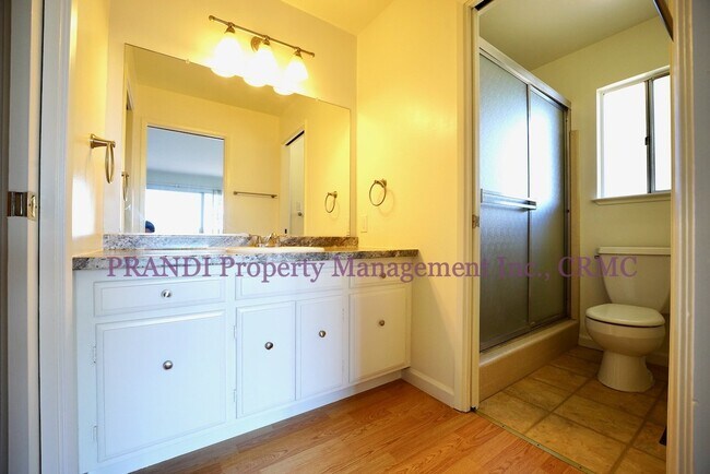 Building Photo - "Charming 3-Bedroom Sanctuary in San Rafael – Spacious 2,250 Sq Ft Home with 2 Full Baths!"