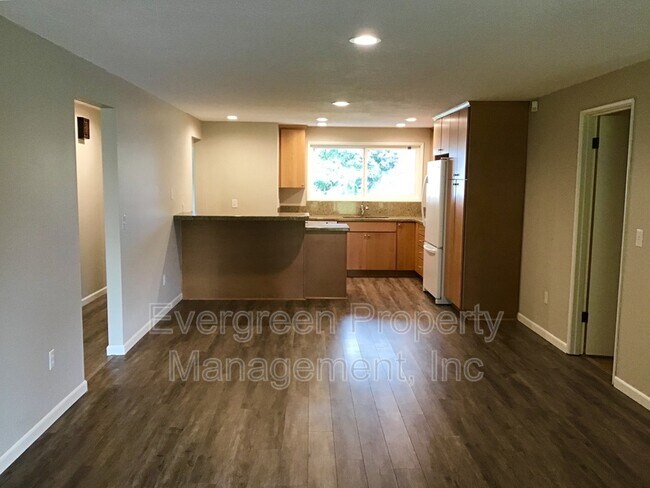 Building Photo - 24380 SE Bohna Park Rd