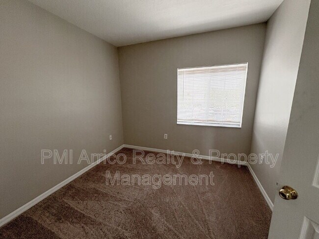 Building Photo - 9529 Newdale Way